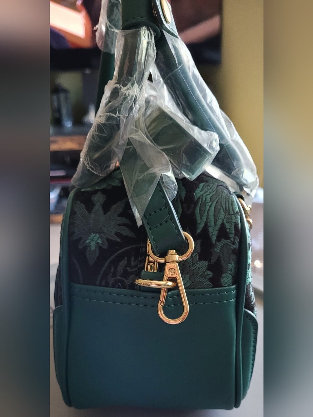 Wicked Oz Green Floral Handbag with Bag Chain - BoxLunch Exclusive - Picture 7 of 9